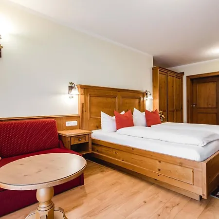 Bayrischer Löwe Hotel 3*