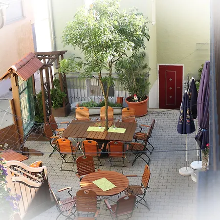 Szálloda Bayrischer Loewe Osterhofen