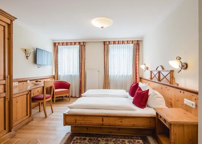 Bayrischer Loewe Hotel 3*