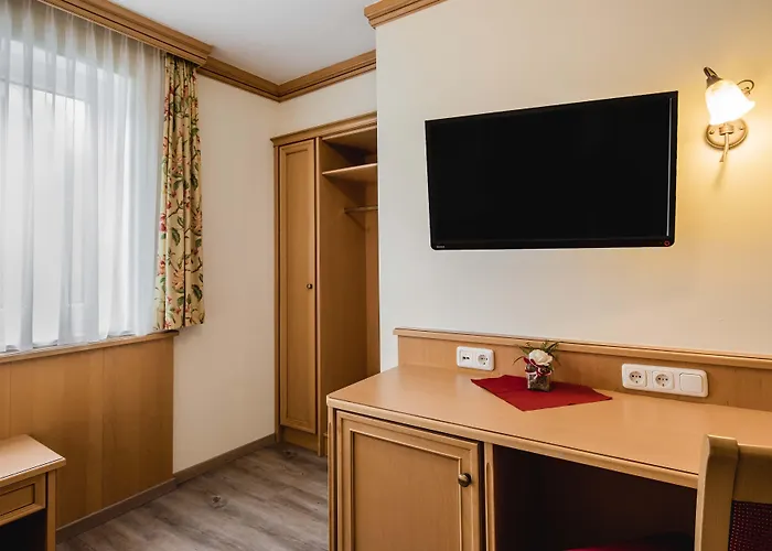 Bayrischer Loewe 3*